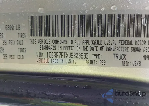 2018 Ram 1500 Express 4X4 6'4 Box z USA, uszkodzony, nr VIN 1C6RR7FTXJS309933